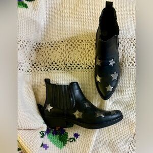Brand New! Never been worn! Seven7 Rock Star boots! S7